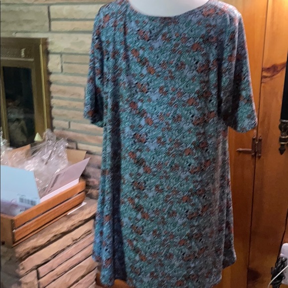 LuLaRoe Perfect T - Picture 3 of 6